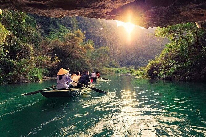 Ninh Binh Luxury Day Tour by Limousine- Small Group- All included - A small-group Ninh Binh day that doesn’t feel like a cattle call