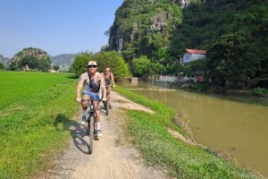 Ninh Binh Luxury Day Tour by Limousine- Small Group- All included - Getting out of Hanoi: the 11-hour timing that actually works