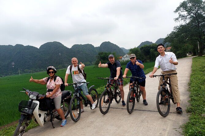 Ninh Binh Luxury Day Tour by Limousine- Small Group- All included - Choosing your route: biking plus Tam Coc with or without Mua Cave first