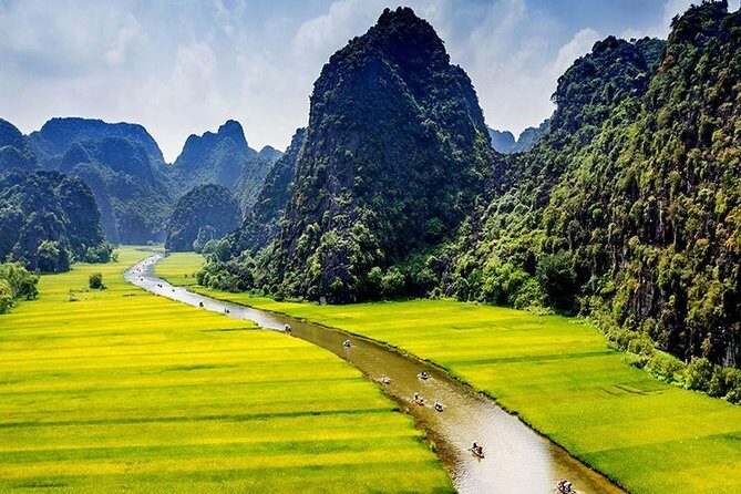 NINH BINH MEMORABLE DAY: Hoa Lu, Mua Cave, boat trip Tam Coc, Trang An optional - Cycling option: a pedal break between water and caves