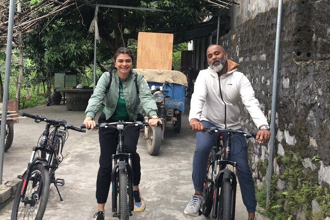 Ninh Binh Private Tour to Mua Cave Trang An Grottoes From Hanoi - Lunch in the middle: fuel that keeps the afternoon enjoyable