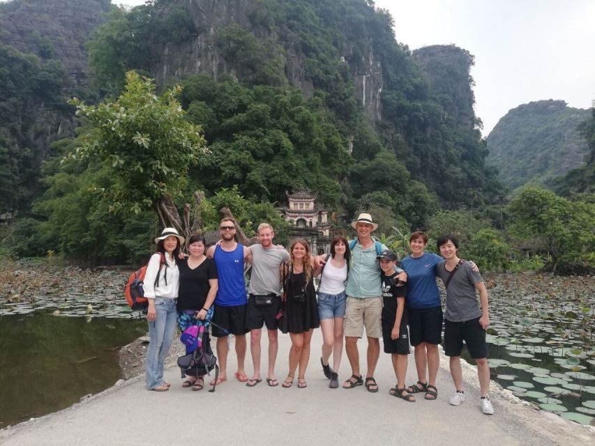 Ninh Binh Tour: Full-Day Hoa Lu and Tam Coc Boat Tour - Buffet lunch near Hoa Lư: you won’t go hungry