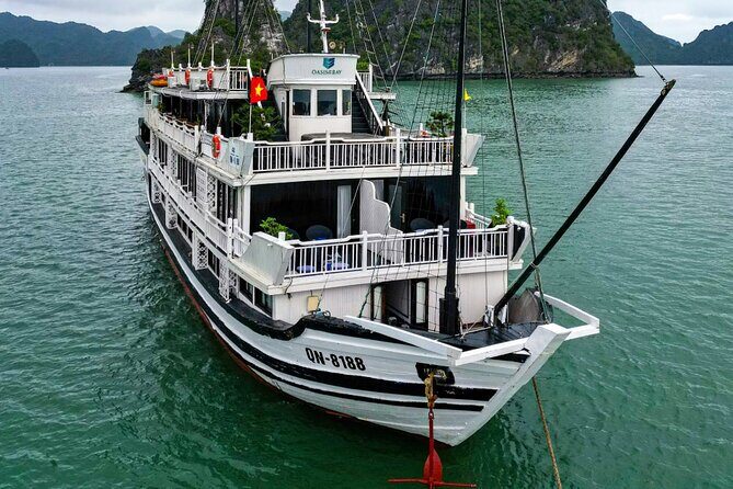 Oasis Bay Party Cruise 3 Days 2 Nights - Ha Long Bay Tour - Day 2: Cat Ba’s morning energy, Paradise Cave dinner, and evening plans