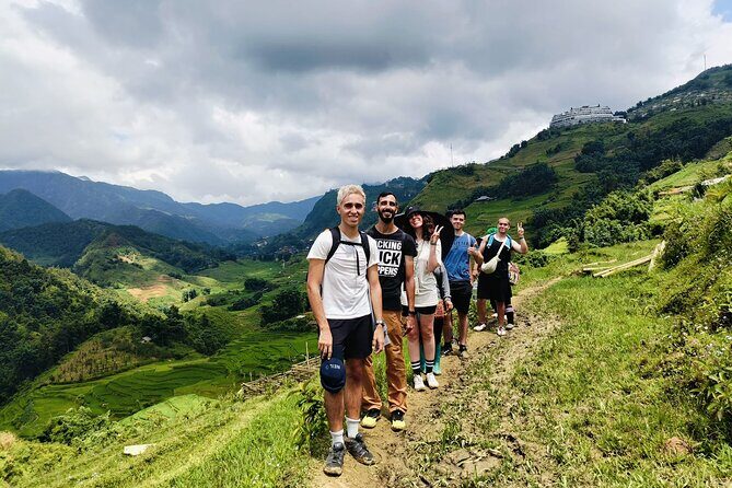 One Day Sapa Trekking to Lao Chai and Ta Van Villages - Timing, group size, and the walking rhythm for a 6–7 hour day
