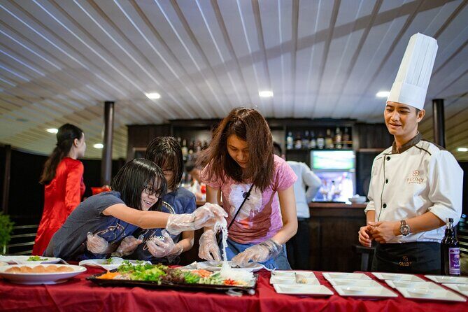 Peony Cruise : Unique 3 Days 2 Nights - Halong bay - Lan Ha Bay - Food, kayaking, tai chi, and cooking class: what fills the day