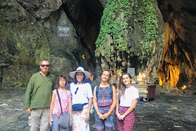 Perfume Pagoda Full-Day Guided Tour from Hanoi - All Inclusive - Lunch at the base: good refuel before the next pagoda climb