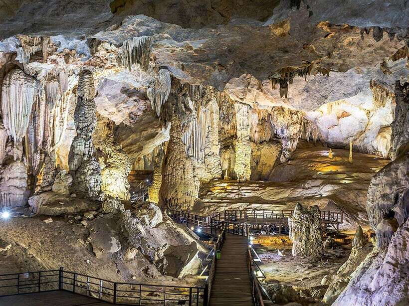 Phong Nha/Dong Hoi: Phong Nha Cave and Paradise Cave Tour - Getting started: pick-up timing from Đổng Hới or Phong Nha village