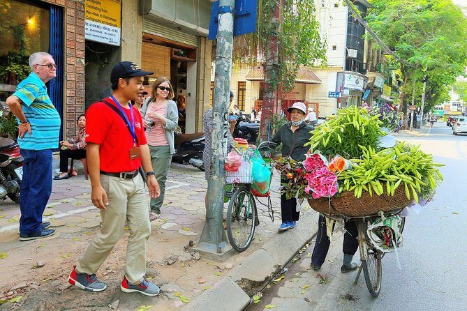 Private Crowd Free Hanoi: Morning Highlights of the City Experience - Pho lunch that actually tastes like Hanoi, not a tourist performance