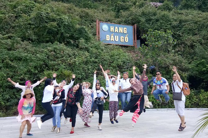 Private Ha Long bay day trip(From Hanoi city or Halong harbour) - Food, drinks, and the real pace of the day