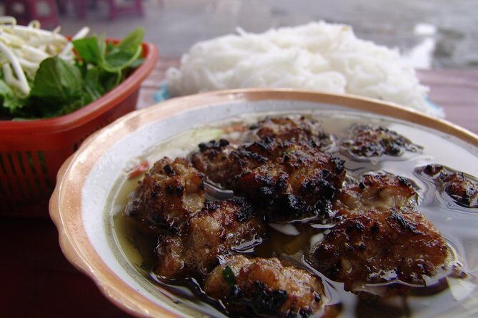 Private Hanoi Street Food Walking Tour With Real Foodie - Getting picked up in the Old Quarter without losing time