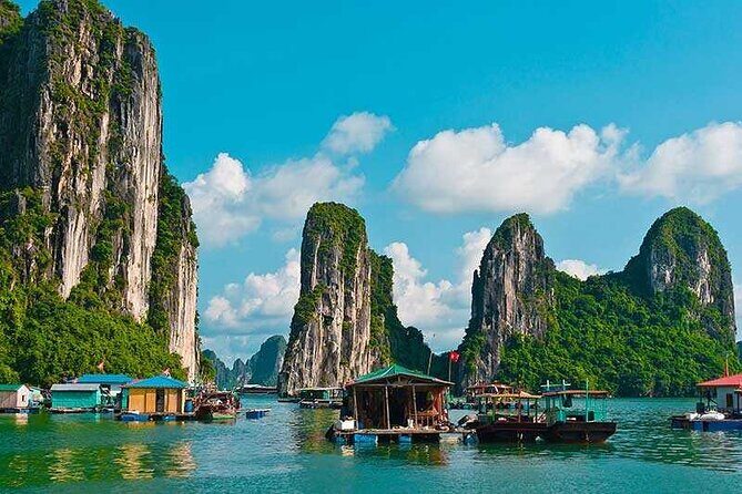 PRIVATE TOUR HALONG BAY ONE DAY with Cave, Kayaking, Bamboo Boat - Seafood lunch on board: included, but manage expectations