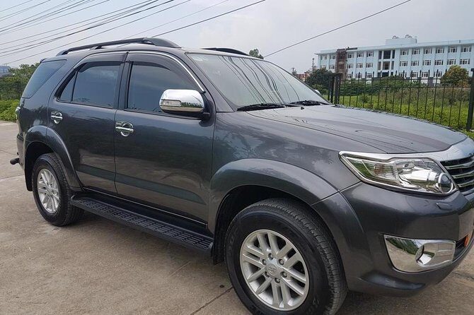 Private transfer between Hanoi Airport (HAN) and Hanoi Old Quarter - Finding your driver at Noi Bai: signboard, meeting point, and quick fixes