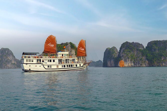 Renea Cruises - BEST Small Boat in Bai Tu Long & Halong Bay - Cabins, meals, and the small-boat vibe on Renea Cruises