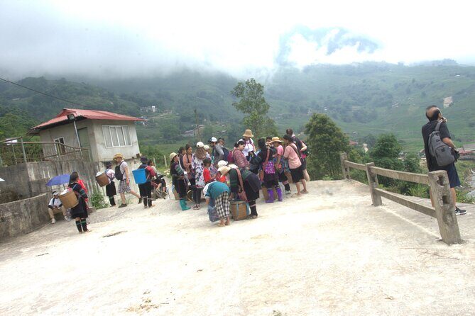 Sa Pa Full Day Trekking Tour - Stop 2: Lao Chai Village and Ethnic Community Traditions