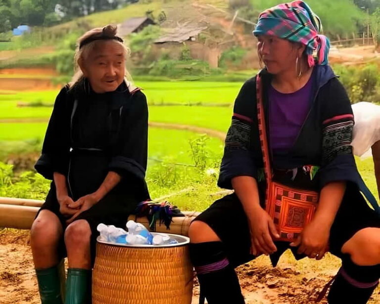 Sapa 1 Day Long Trek: Trek to Hau Thao and Sa Seng Villages - Sa Seng Mountain: your first big payoff for Mount Fansipan and Muong Hoa
