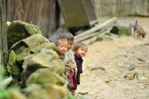 Sapa 3 Days 2 Nights Trekking Tour (1 Night In Ta Van Village, 1 Night In Hotel) - Day 2: Rice Terraces, Lunch With a Family, and Ta Van Sunset