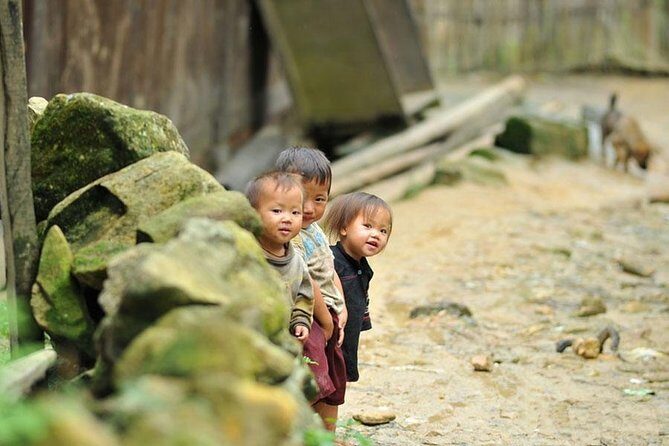 Sapa 3 Days 2 Nights Trekking Tour (1 Night In Ta Van Village, 1 Night In Hotel) - Day 2: Rice Terraces, Lunch With a Family, and Ta Van Sunset