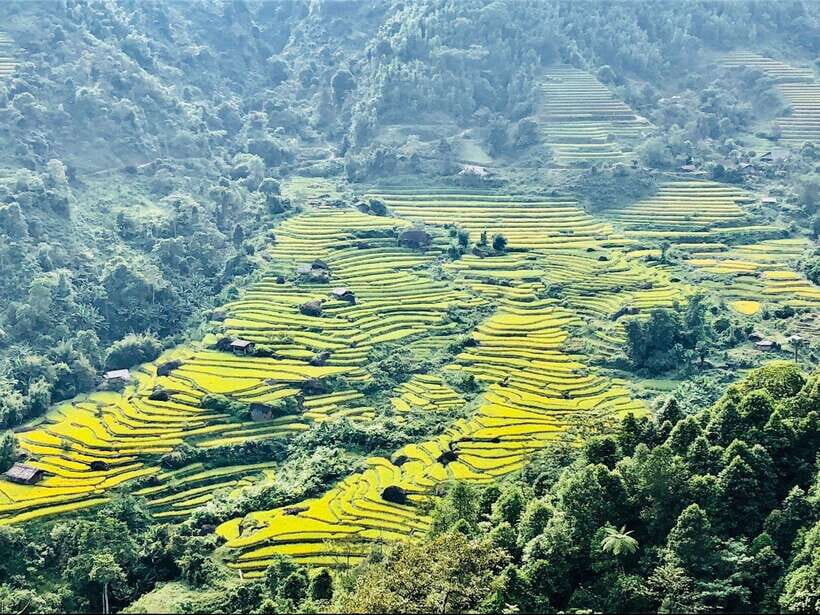 Sapa: Private Highlights Day Tour with Lunch - Sa Pa pickup and the first village rhythm