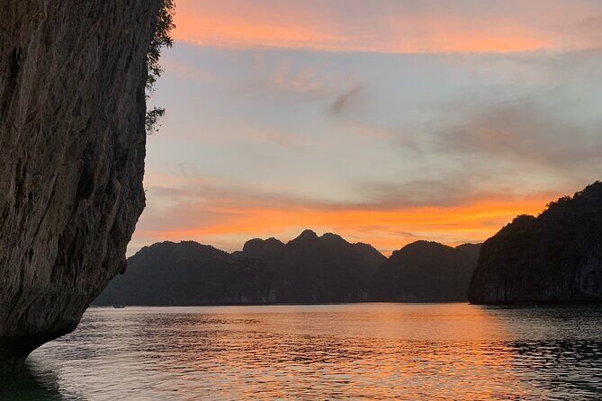 Sunset & Bioluminescent Plankton Kayaking Lan Ha bay - Quick hits