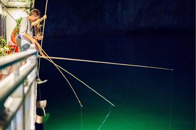 Swan Cruises Ha Long & Bai Tu Long Bay 2D1N - Thien Canh Son Cave - Cabin and food: what to expect without guessing