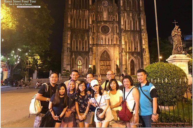 Tasting 8 Different Hanoi Street Foods at Noon Time - Ten Tastings, Not Ten Chances: Drinks and Bites That Work Together