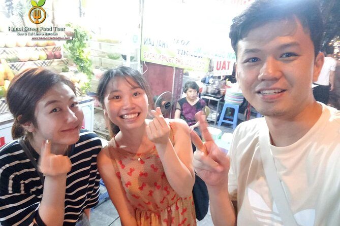 Tasting 8 Different Street Foods + Local Drink at Evening Time by Walking - Dessert and the sweet side: ice cream with sticky rice (and more)