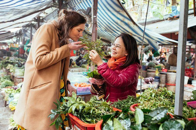 The 10 Tastings of Hanoi With Locals: Private Street Food Tour - Steamed rice rolls at Hàng Điếu: soft, savory, and classic