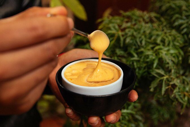 The 10 Tastings of Hanoi With Locals: Private Street Food Tour - Pho at Phố Hàng Vải: broth, lime, and that signature tang