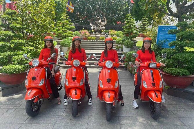 The insider's Hanoi + Train Street 4,5 Hours Female Ao Dai Riders - Long Bien Bridge: moving past the city’s boundaries