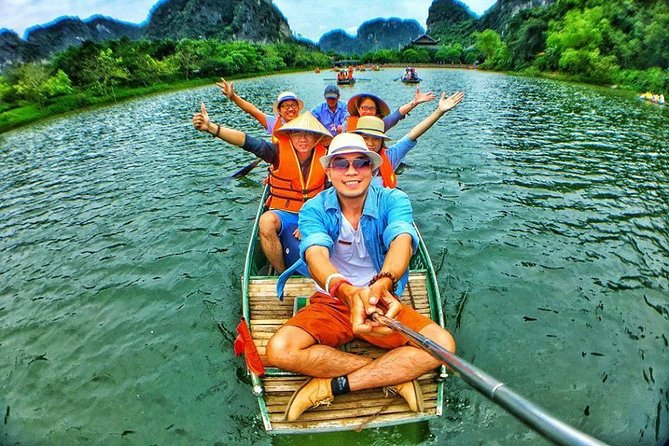 Exploring Bai Dinh Pagoda -Trang An -Mua Cave with Buffet Lunch 1 Day From Hanoi - From Hanoi to Ninh Binh in one long, well-paced day