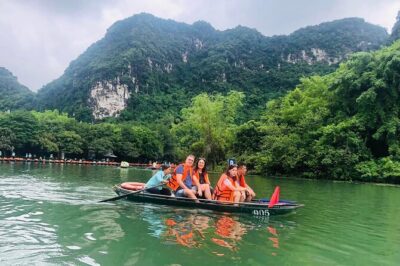 Exploring Bai Dinh Pagoda -Trang An -Mua Cave with Buffet Lunch 1 Day From Hanoi - Buffet lunch at 12:30: what you get and how to use it