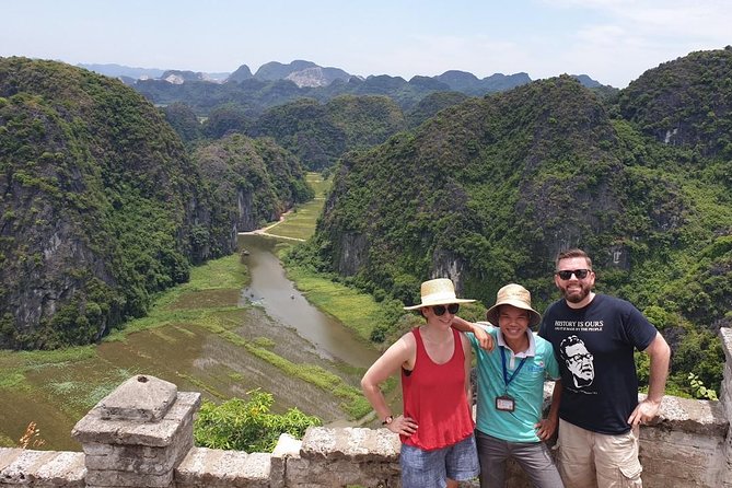 Full-Day Ninh Binh Highlights Tour from Hanoi - Lunch by the river: the meal break that keeps the day human