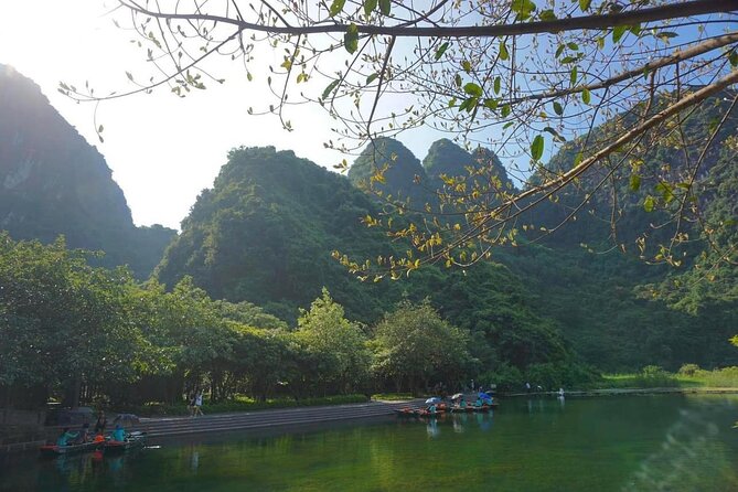 Full-Day Ninh Binh Tour from HaNoi with transfer - Hoa Lư Temples of the Dinh & Le Dynasties: Where the Scenery Gets Context