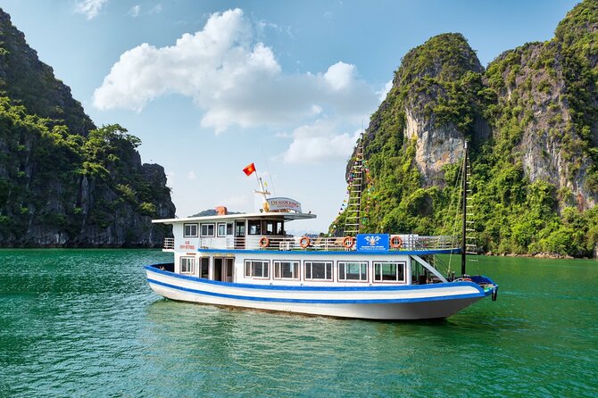 Ha Long Bay Cruise Day Tour with lunch, kayaking, surprise cave & titop island - Ha Long Bay by day: why this timing is the sweet spot