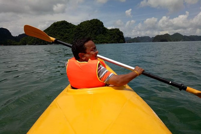 Ha Long Bay Six Hours Trip Kayaking & Swimming on Beach - Price and value: what your $40 really covers