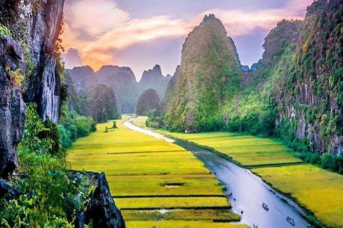 Halong Bay Day Tour Luxury Cruise With Jacuzzi and Buffet Lunch - Sung Sot Cave: One of the Big Ones, With Enough Time to Enjoy