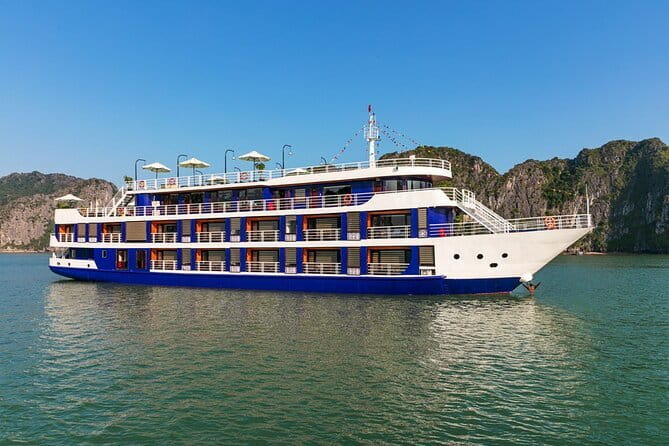 HALONG BAY LUXURY IRIS CRUISE DAY TRIP-BEST SELLER: Kayak, Music - Luon Cave: the calm-water stop that makes Halong feel real