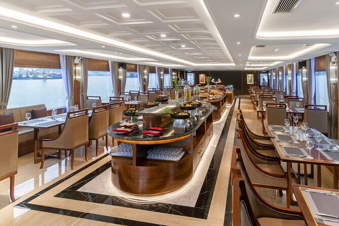 HALONG BAY LUXURY IRIS CRUISE DAY TRIP-BEST SELLER: Kayak, Music - Jacuzzi views: one of the best included breaks for photos and downtime