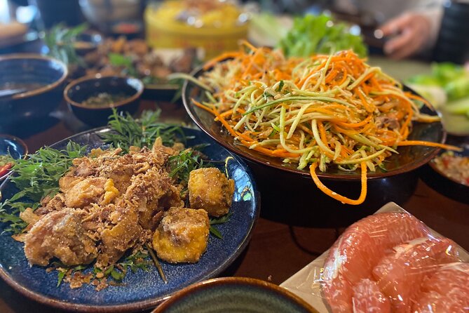 Hanoi: 7 Tasting Street Food Walking Tour and Train Street - Guides Make or Break It: What You Can Expect From Their Style