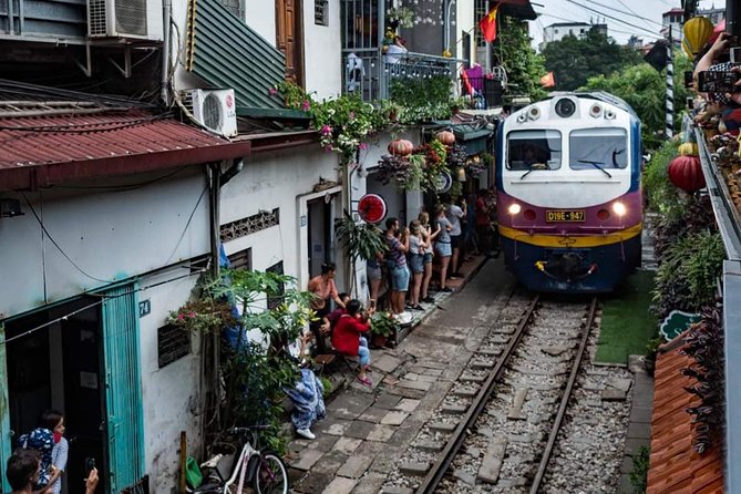 Hanoi City Tour: Private Half-Day to Hidden Corners &Train Street - One Pillar Pagoda and Ho Chi Minh Mausoleum Square: Two Icons, One Route