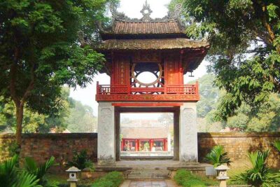 Hanoi City Tour: Private Half-Day to Hidden Corners &Train Street - Tran Quoc Pagoda: A Calm Start by the Water