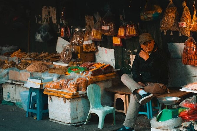 Hanoi Walking Foodie Tour by night - Bun Bo First: The Savory Start That Sets the Tone