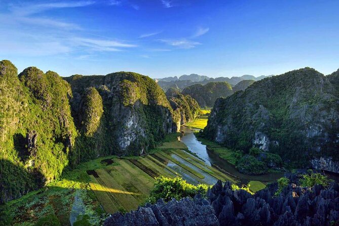 Hoa Lu Tam Coc Day Tours - Hanoi pickup to Ninh Binh drive: a long day starts early