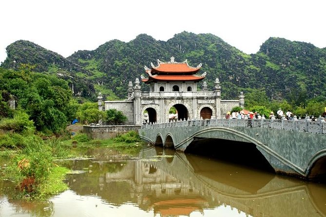 Ninh Binh Highlights Hoa Lu/Bai Dinh-Trang An/ Tam Coc- Mua Cave - Mua Cave and the 500 Steps: Big Views, Real Effort