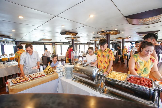 Overnight Halong Bay Cruise on the Starlight - The Crowd Reality on Halong Bay (and How to Handle It)