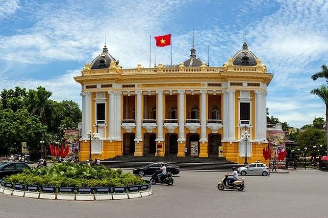 Private Half-Day Hanoi Food Tour by Motorbike - Hoan Kiem Lake: start at the city’s signature spot