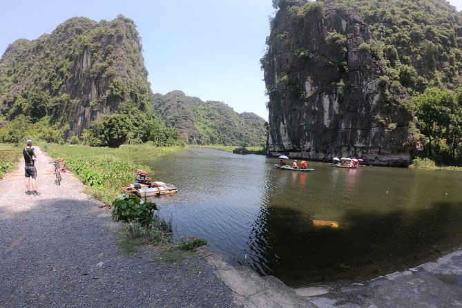 Private luxury - Mua Cave - Trang An - Bich Dong 1 Day From Hanoi - Luxury limousine day trip: the real win is less hassle