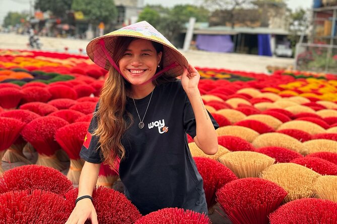 Secret Handicraft Villages of Hanoi ( Incense and hat Villages ) - Quảng Phú Cầu: seeing incense at temples and in local homes